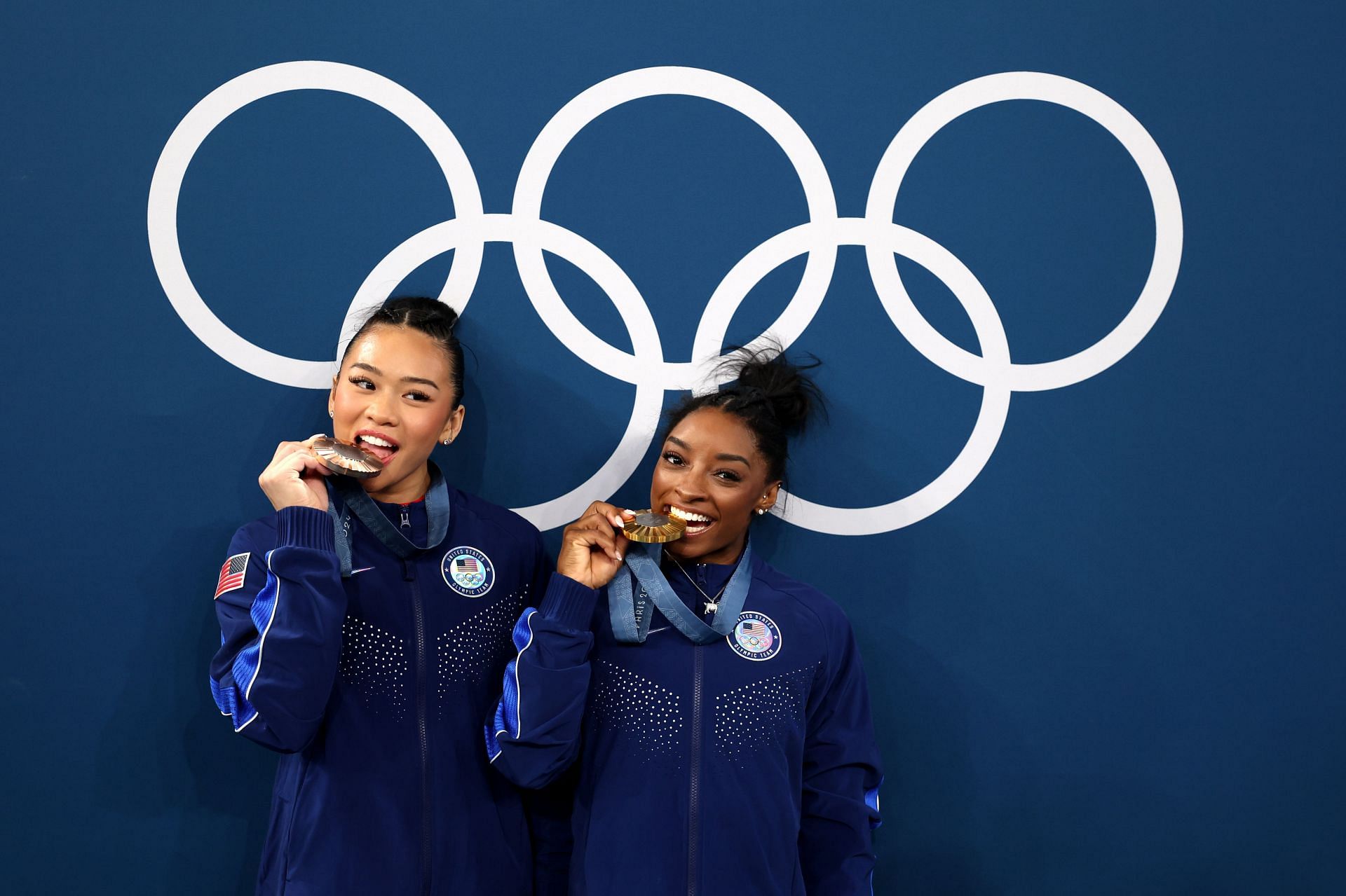 Suni Lee (L) and Simone Biles (R) at Paris Olympics 2024 (Photo by Jamie Squire/Getty Images)